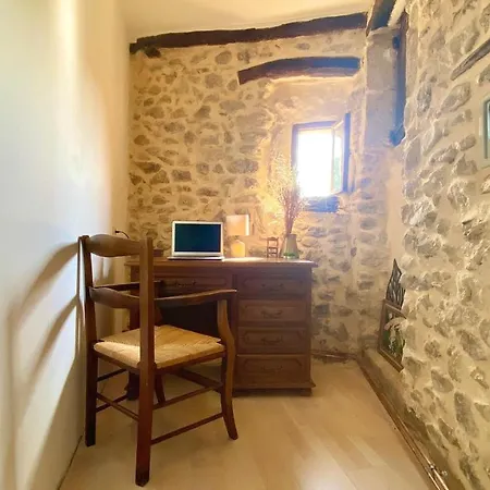 بيت للعطل La Joannassiene, Maison Ardechoise De Caractere *