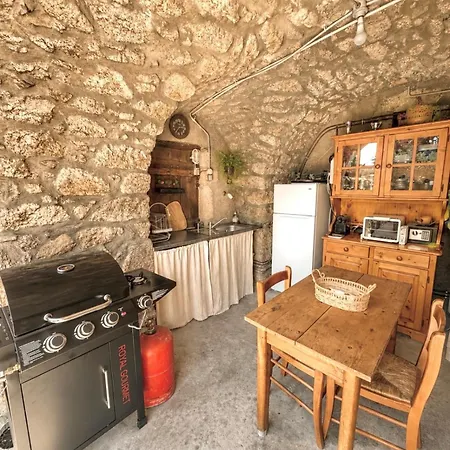 Feriehus La Joannassiene, Maison Ardechoise De Caractere Joannas